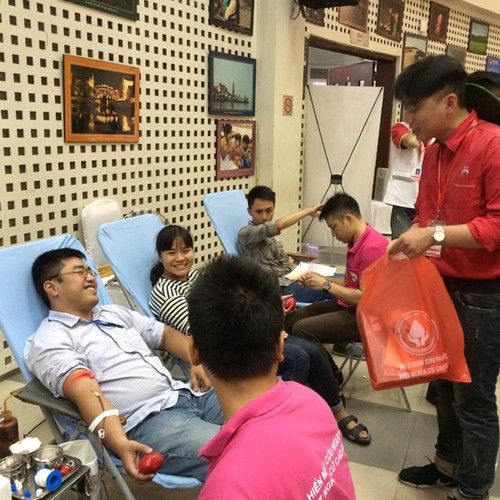 Оргкомитет кампании по донорству крови «Красный маршрут» стремится получить 20 тысяч доз крови - ảnh 1